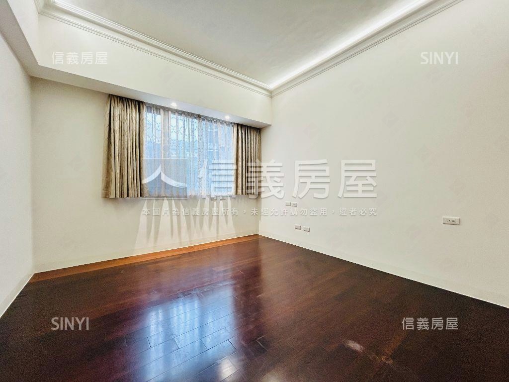 阿曼花園精美四房車位房屋室內格局與周邊環境