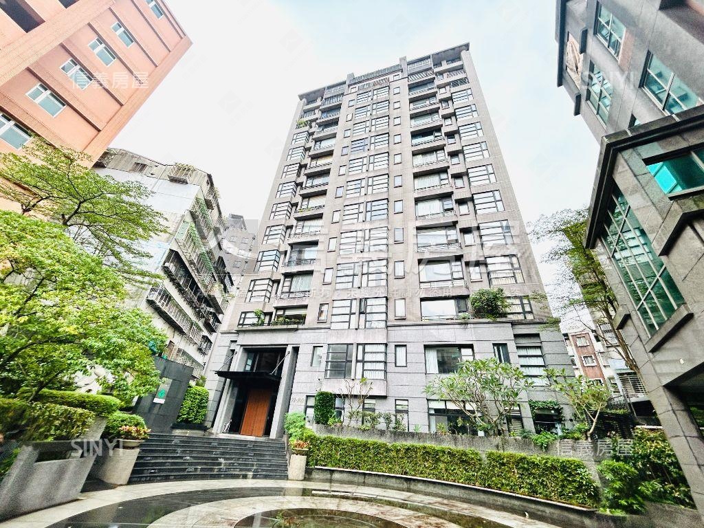 阿曼花園精美四房車位房屋室內格局與周邊環境