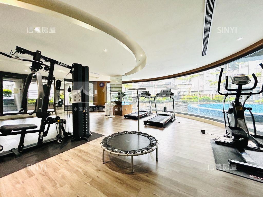 阿曼花園精美四房車位房屋室內格局與周邊環境