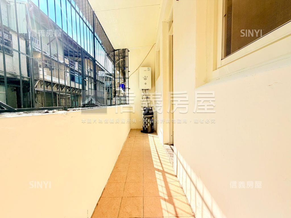 近全聯市場與捷運站美寓房屋室內格局與周邊環境