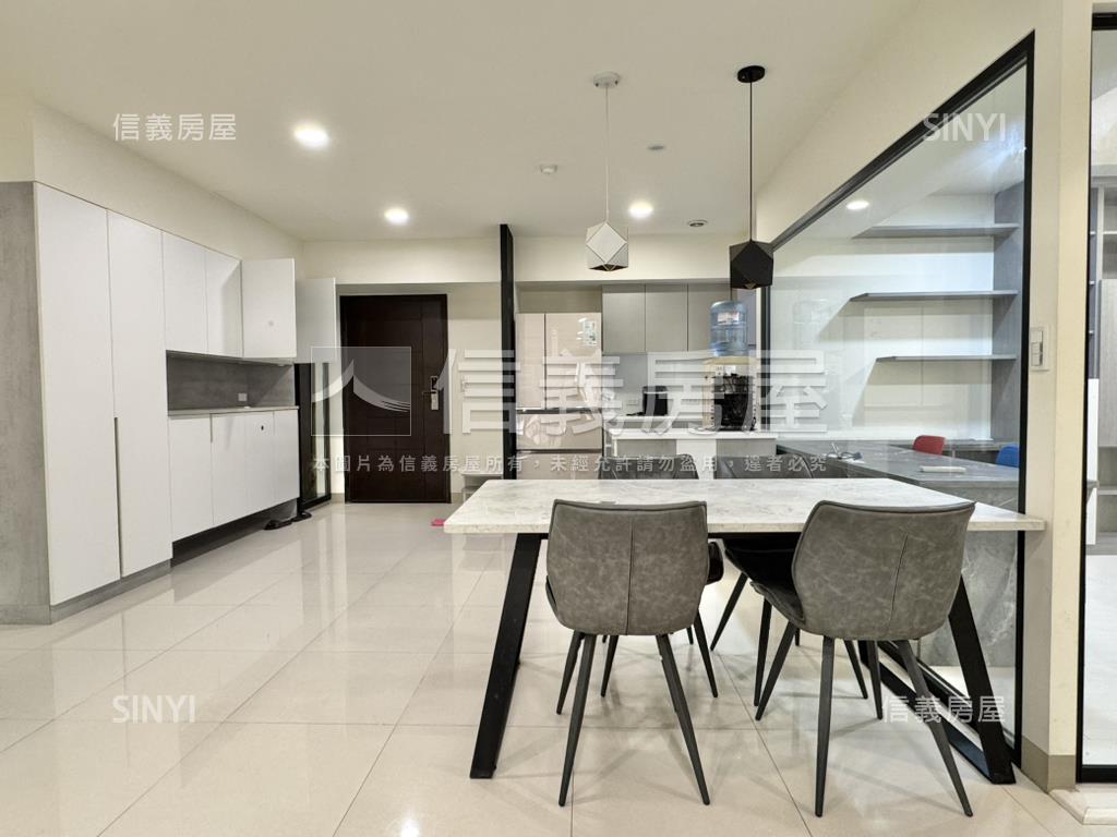 巨蛋核心成精裝四房平車房屋室內格局與周邊環境