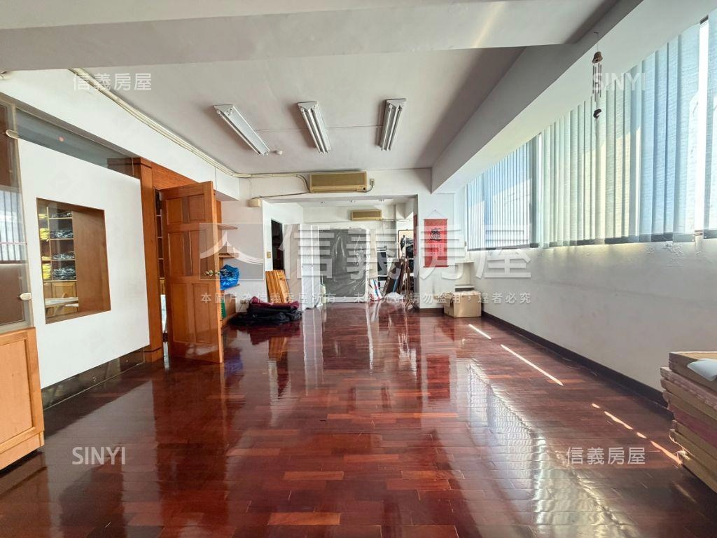 西區大空間好用商辦房屋室內格局與周邊環境