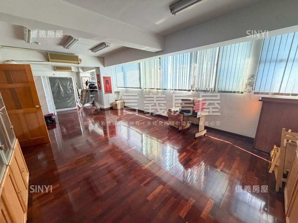 西區大空間好用商辦房屋室內格局與周邊環境