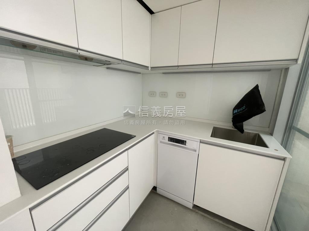 【新】電梯名廈２房２衛房屋室內格局與周邊環境