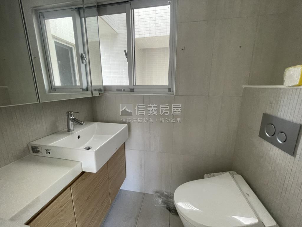 【新】電梯名廈２房２衛房屋室內格局與周邊環境