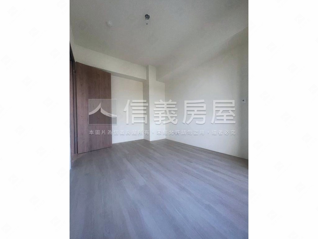 長堤鳳澄兩房車位房屋室內格局與周邊環境