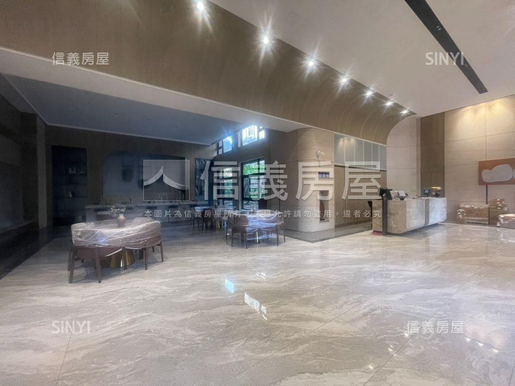 長堤鳳澄兩房車位房屋室內格局與周邊環境