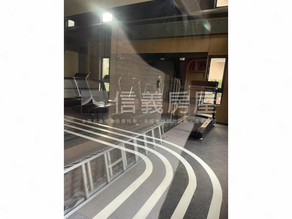 長堤鳳澄兩房車位房屋室內格局與周邊環境