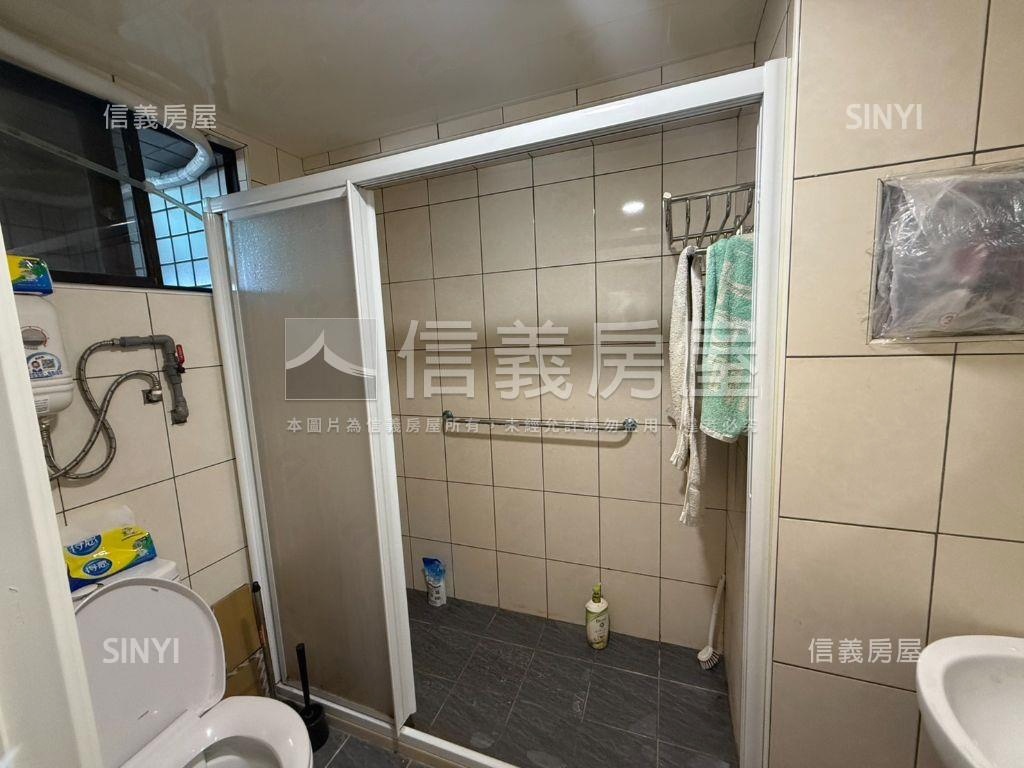 四維路有陽台視野十樓套房房屋室內格局與周邊環境