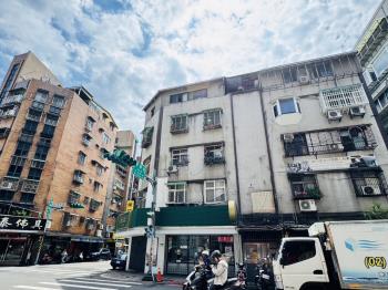 近樂業臥龍街免爬高二樓美
