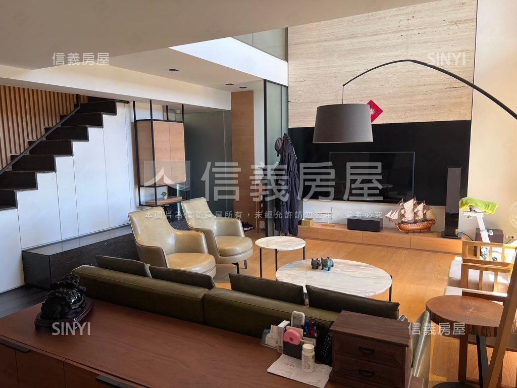 ➤臻稀。頂樓露臺景觀宅房屋室內格局與周邊環境