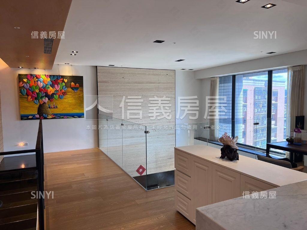 ➤臻稀。頂樓露臺景觀宅房屋室內格局與周邊環境