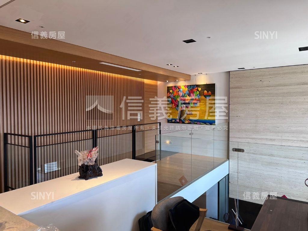 ➤臻稀。頂樓露臺景觀宅房屋室內格局與周邊環境