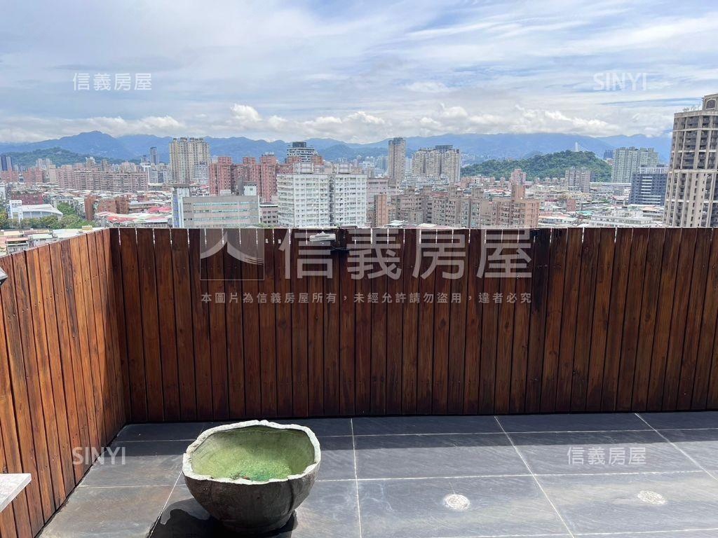 ➤臻稀。頂樓露臺景觀宅房屋室內格局與周邊環境