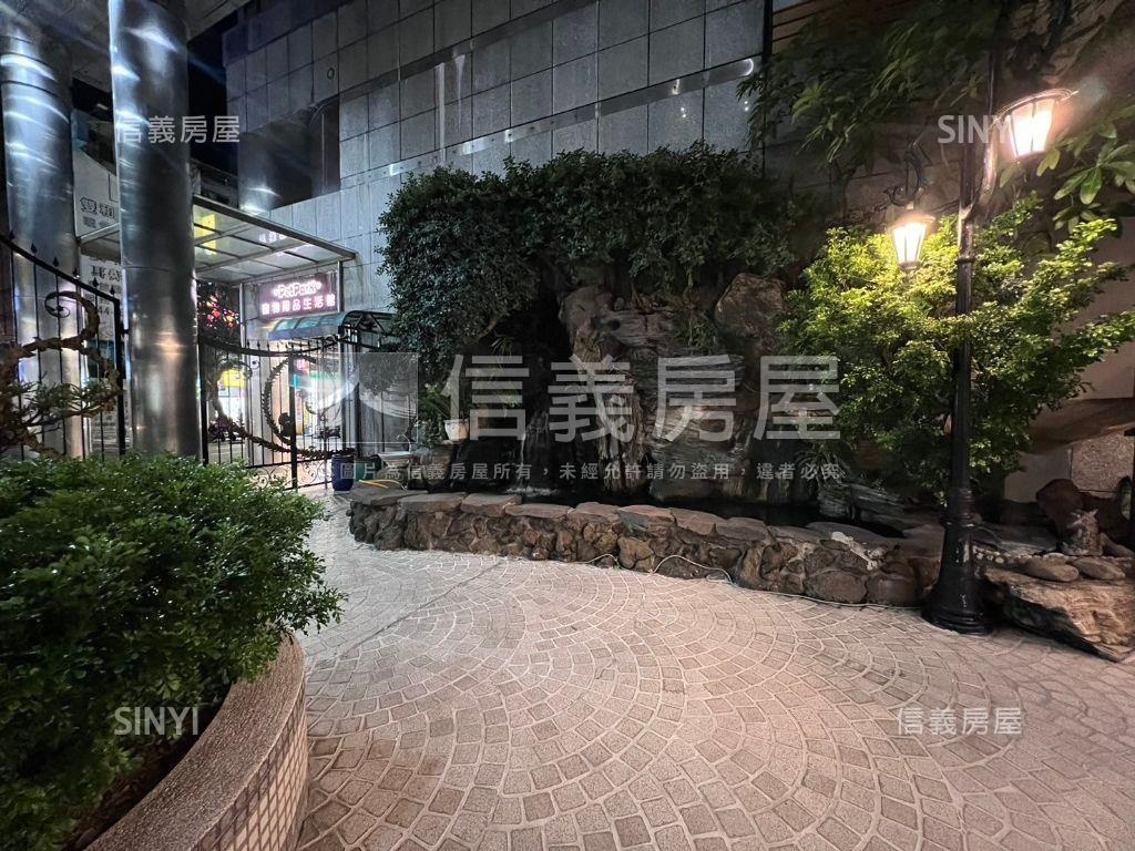 ➤臻稀。頂樓露臺景觀宅房屋室內格局與周邊環境