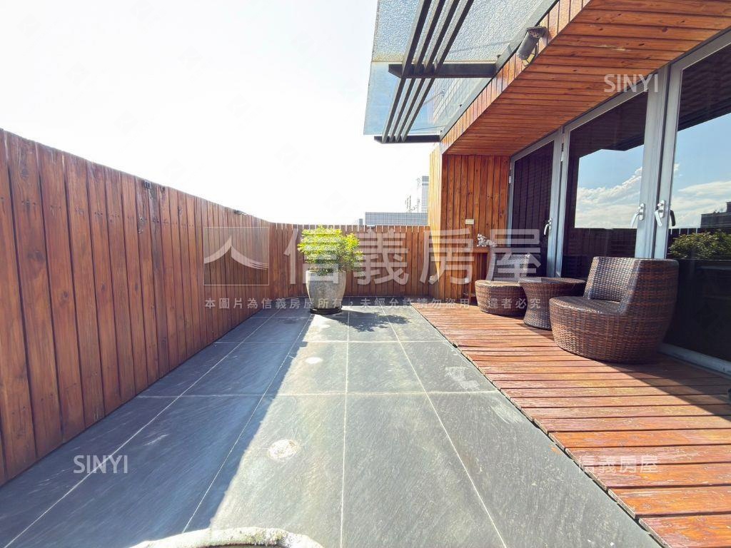 豪奢名宅．大氣露臺樓中樓房屋室內格局與周邊環境