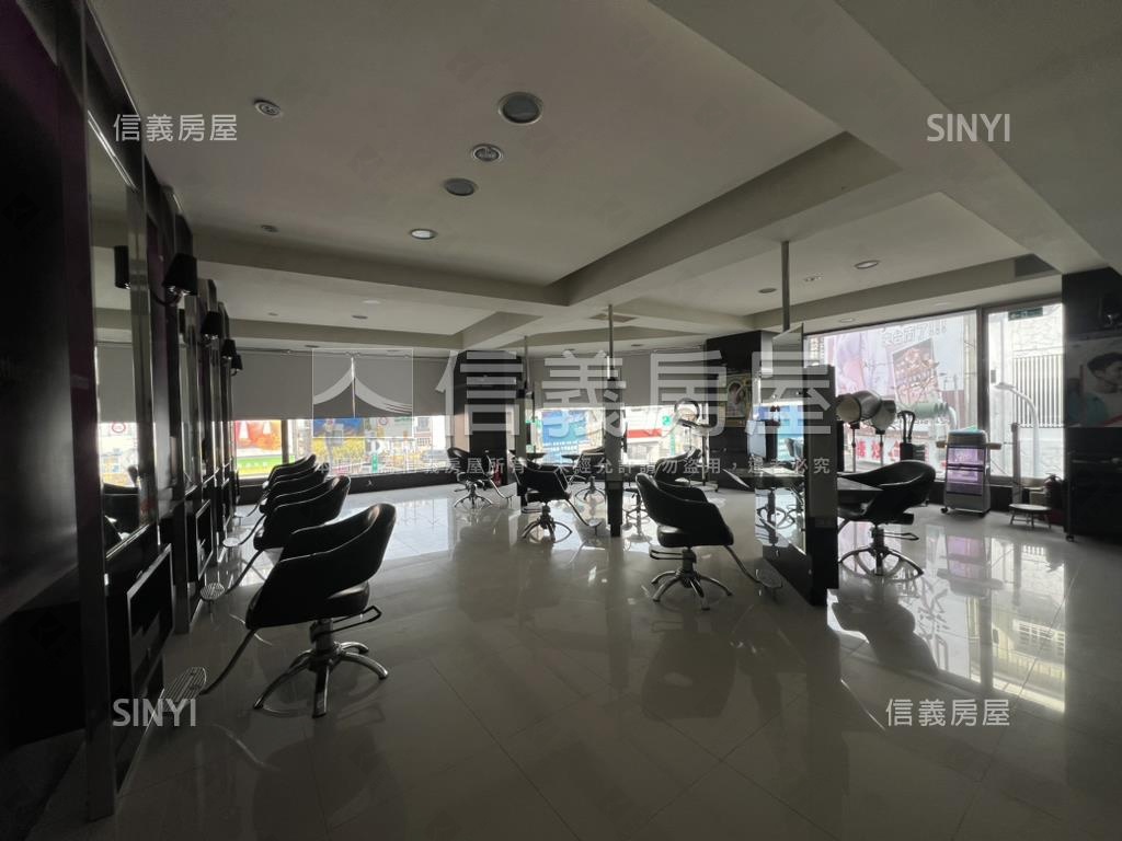 西門有愛百坪角窗店面房屋室內格局與周邊環境
