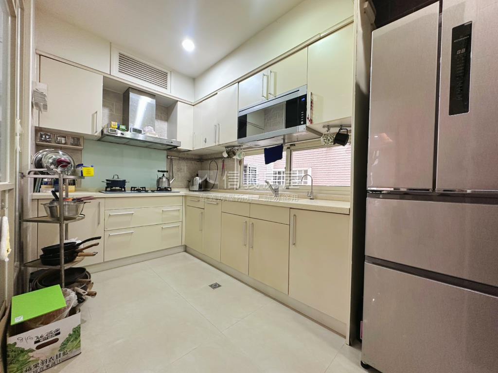 東陞曙光角間透天房屋室內格局與周邊環境