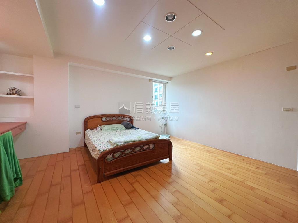 東陞曙光角間透天房屋室內格局與周邊環境