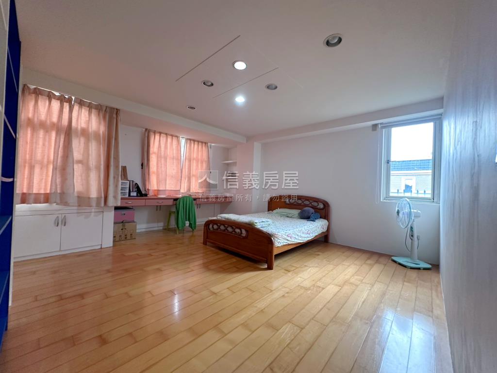 東陞曙光角間透天房屋室內格局與周邊環境