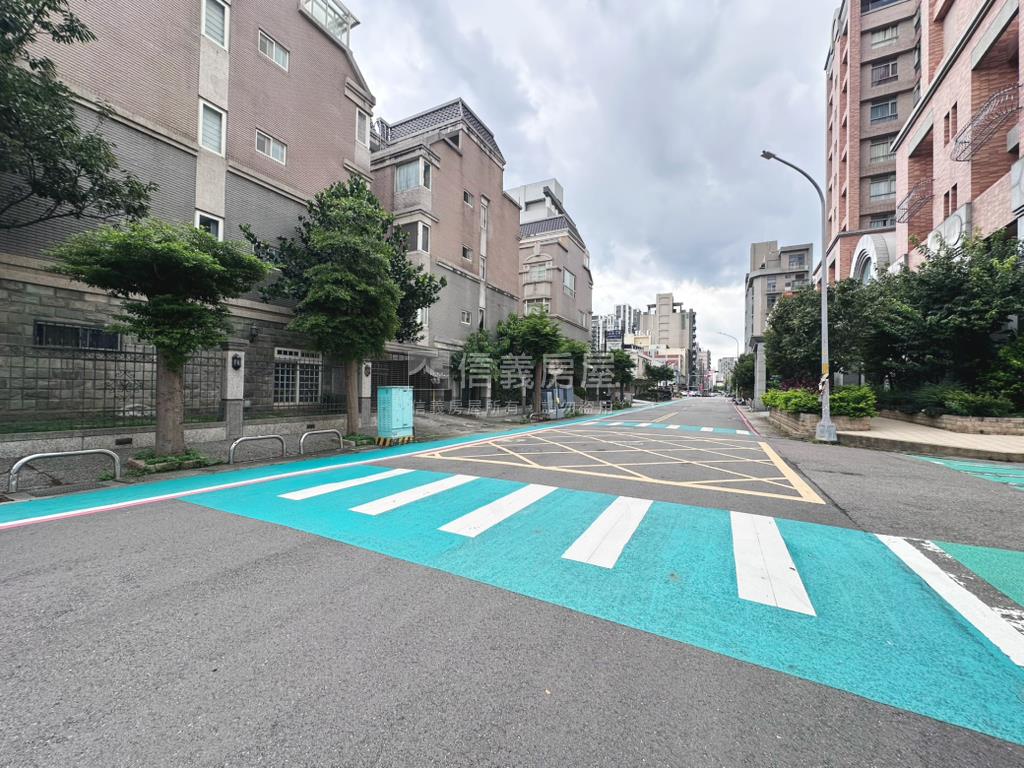 東陞曙光角間透天房屋室內格局與周邊環境