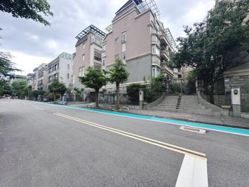 百坪角間面寬大透天