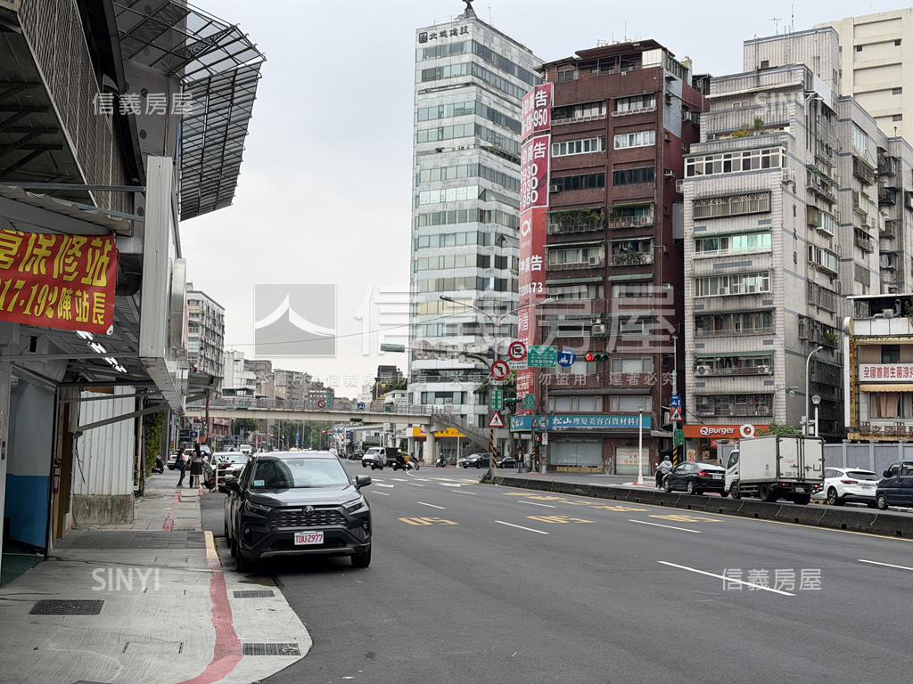 市府美妝黃金三樓房屋室內格局與周邊環境