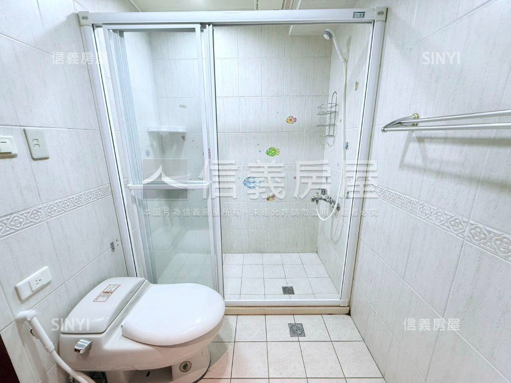 ⭐凱旋臻品大三房車位⭐房屋室內格局與周邊環境