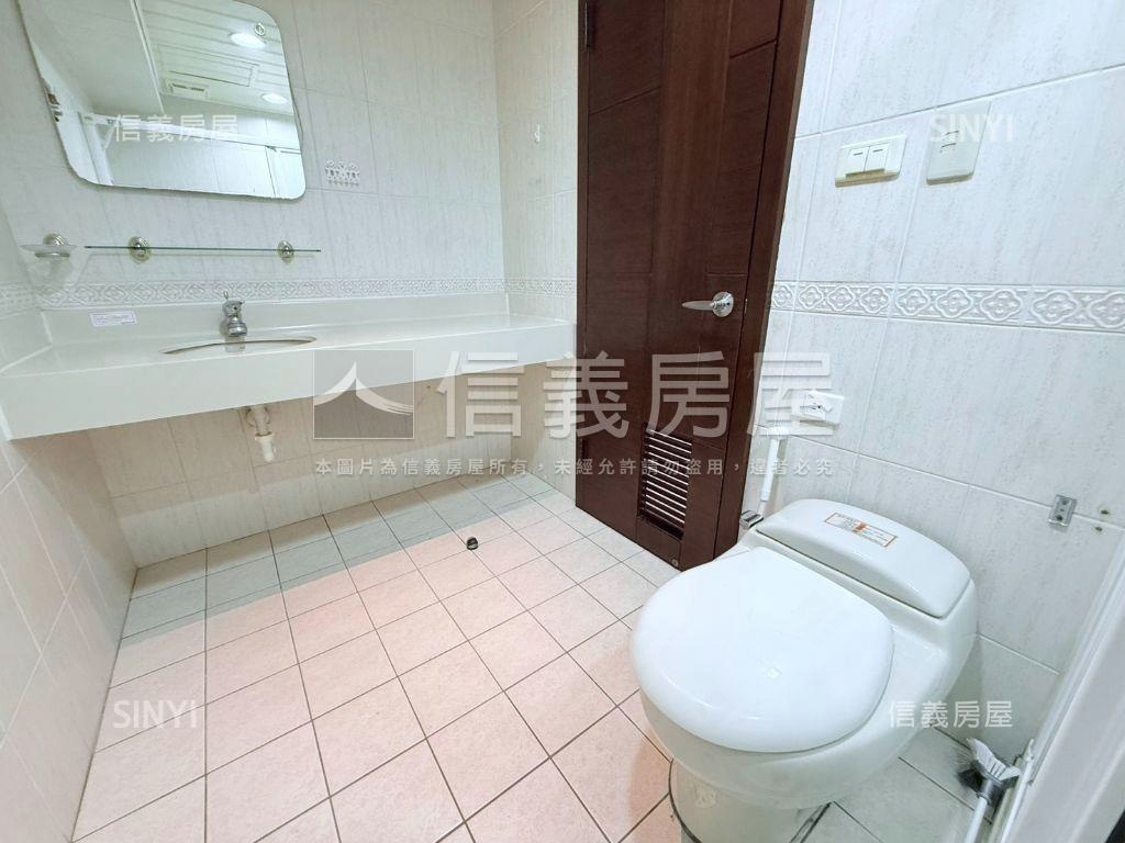 ⭐凱旋臻品大三房車位⭐房屋室內格局與周邊環境