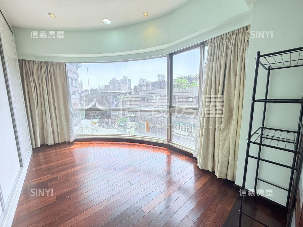 ⭐凱旋臻品大三房車位⭐房屋室內格局與周邊環境