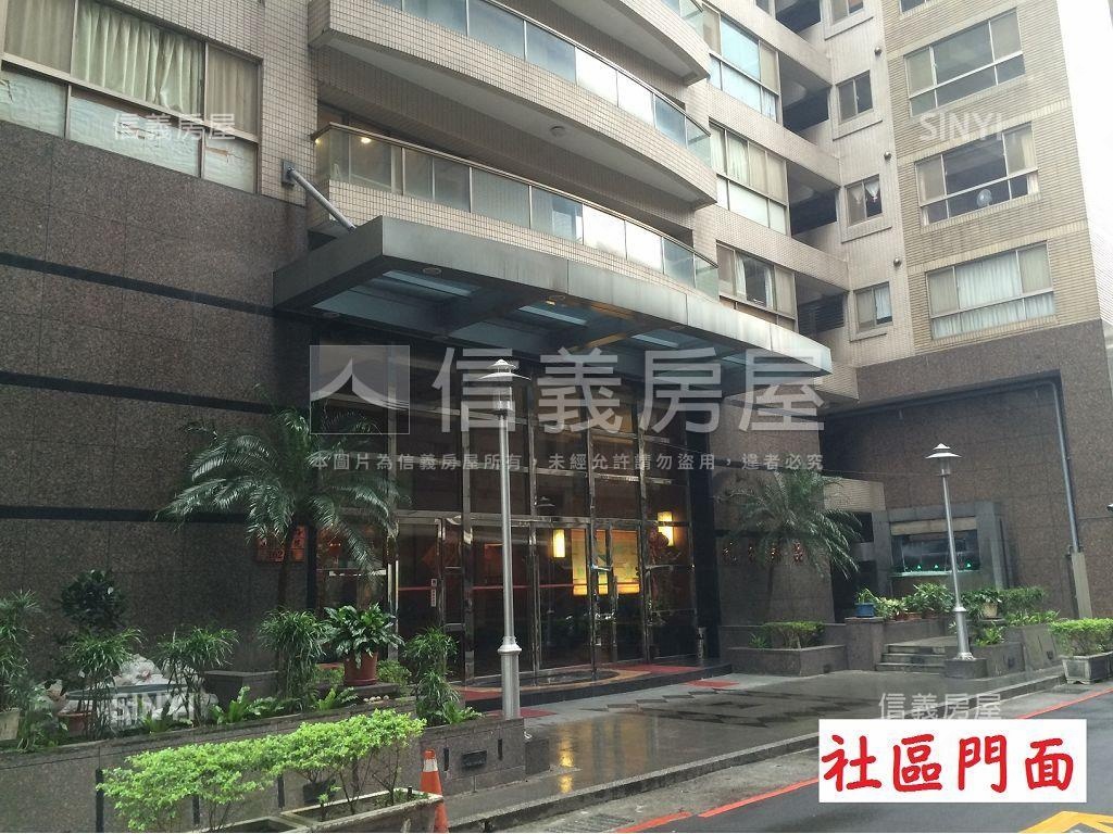 ⭐凱旋臻品大三房車位⭐房屋室內格局與周邊環境