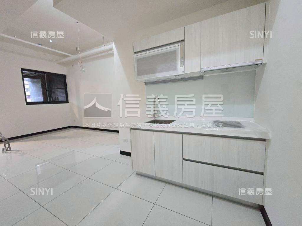 日進學面寬大空間挑高店面房屋室內格局與周邊環境