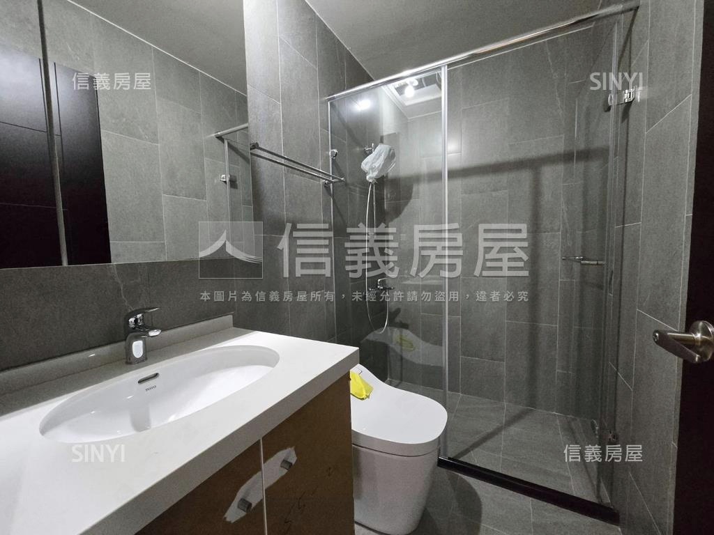 日進學面寬大空間挑高店面房屋室內格局與周邊環境