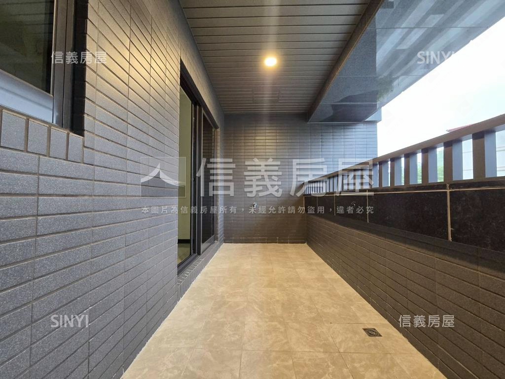 日進學面寬大空間挑高店面房屋室內格局與周邊環境