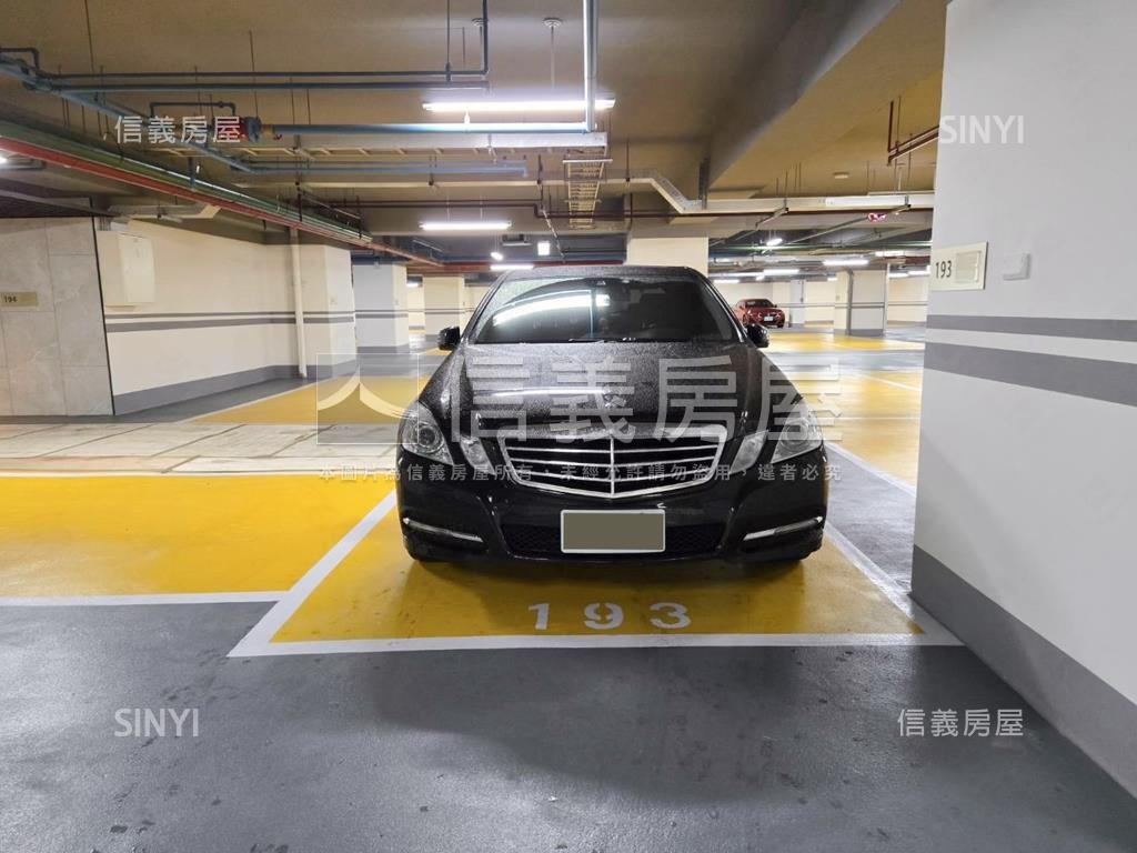 日進學面寬大空間挑高店面房屋室內格局與周邊環境