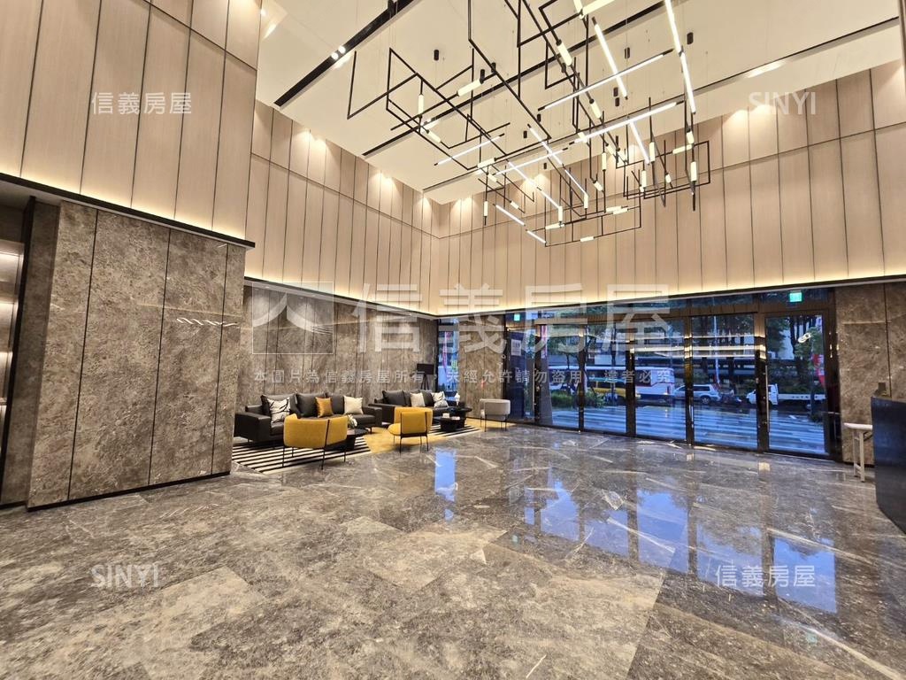 日進學面寬大空間挑高店面房屋室內格局與周邊環境