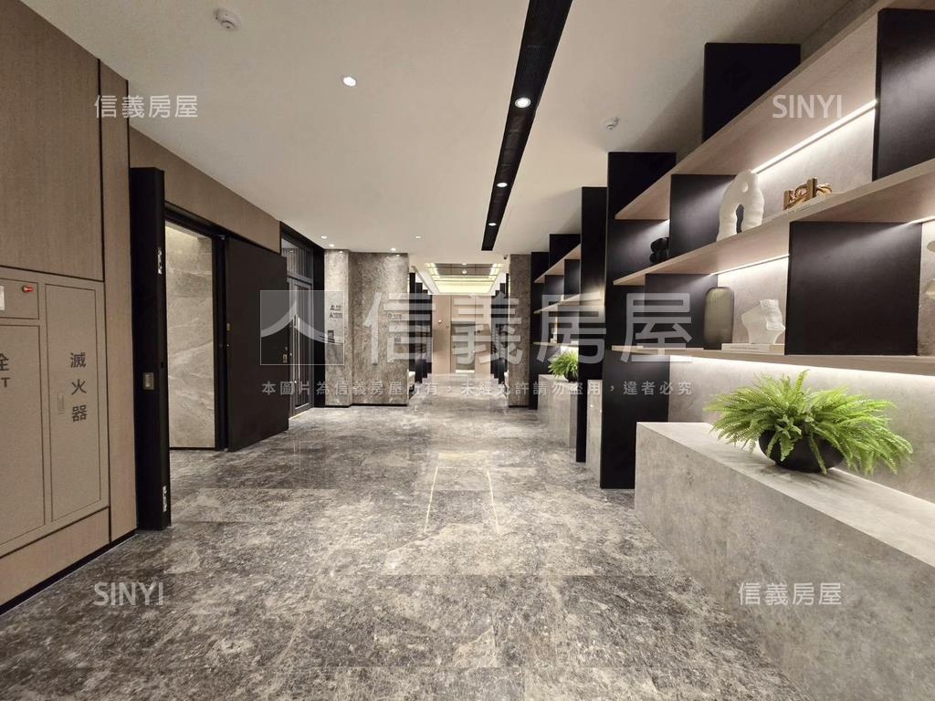 日進學面寬大空間挑高店面房屋室內格局與周邊環境