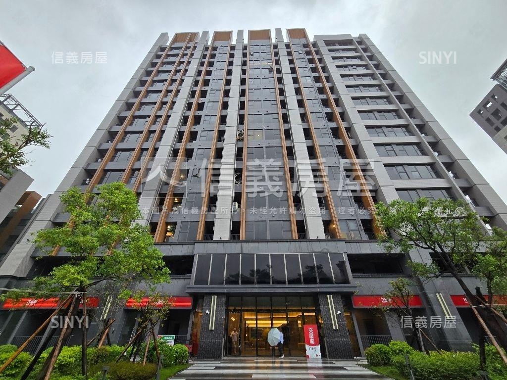 日進學面寬大空間挑高店面房屋室內格局與周邊環境