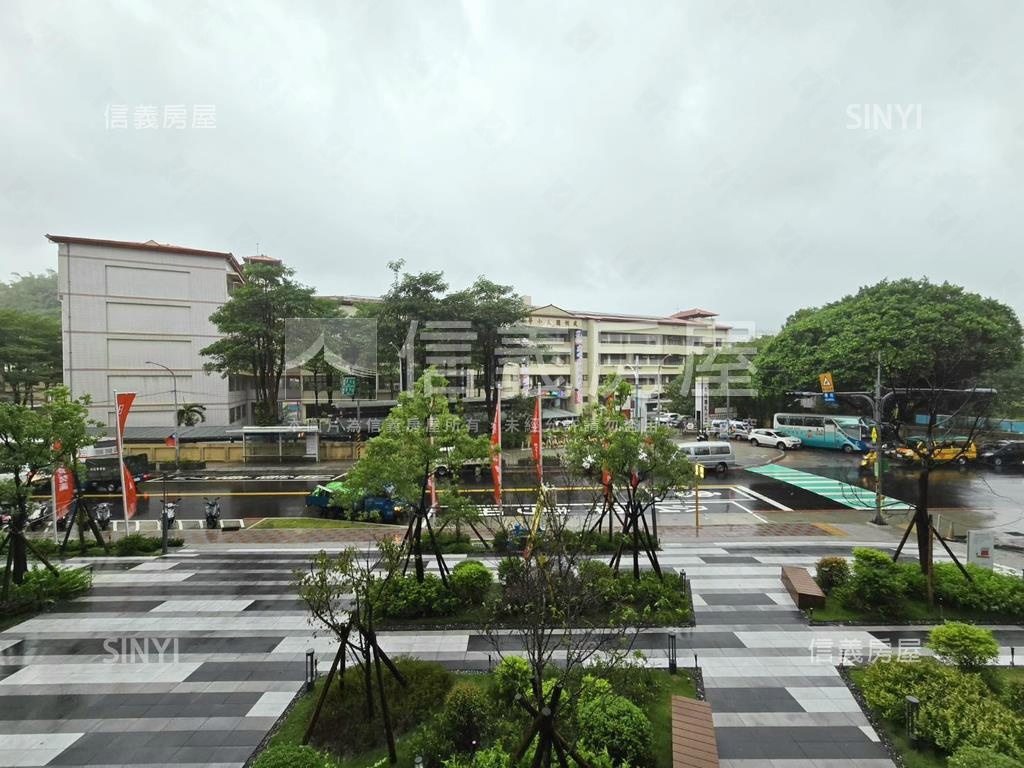 日進學面寬大空間挑高店面房屋室內格局與周邊環境