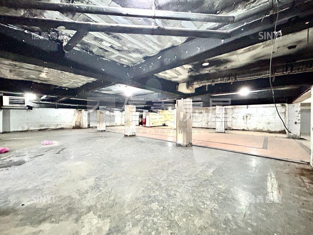 頂溪店鋪地下室房屋室內格局與周邊環境