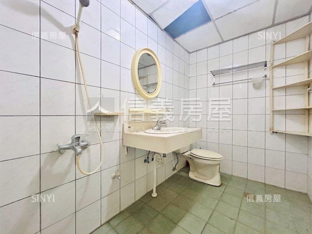 欠整理透天房屋室內格局與周邊環境