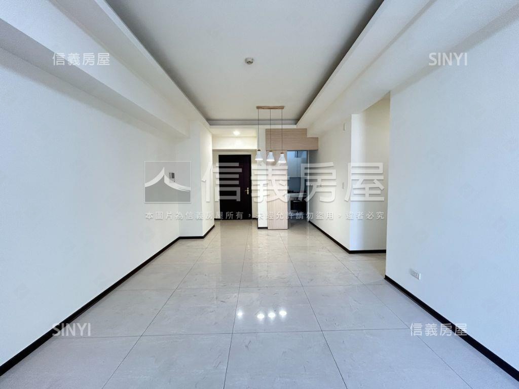 德鑫楓華３房車位稀有釋出房屋室內格局與周邊環境