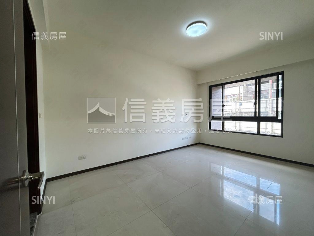 德鑫楓華３房車位稀有釋出房屋室內格局與周邊環境