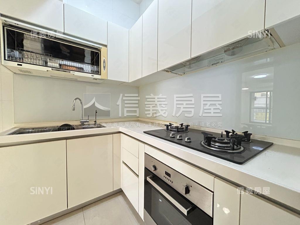 德鑫楓華３房車位稀有釋出房屋室內格局與周邊環境