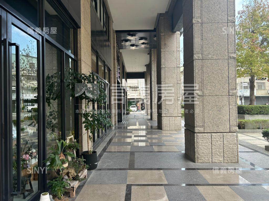 德鑫楓華３房車位稀有釋出房屋室內格局與周邊環境