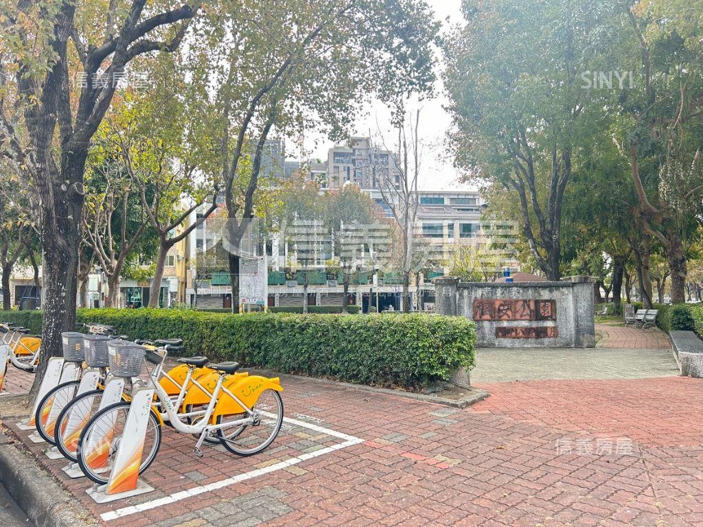 德鑫楓華３房車位稀有釋出房屋室內格局與周邊環境