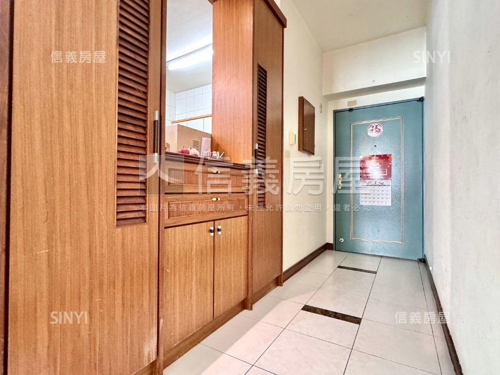 親愛京城大４房平車房屋室內格局與周邊環境