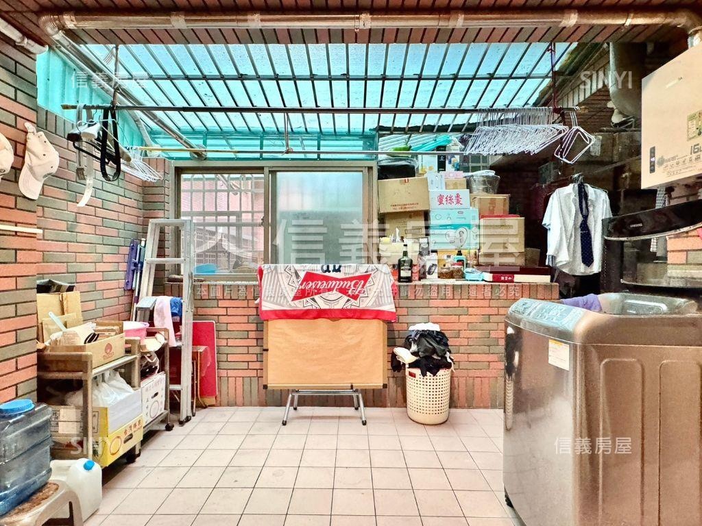 親愛京城大４房平車房屋室內格局與周邊環境