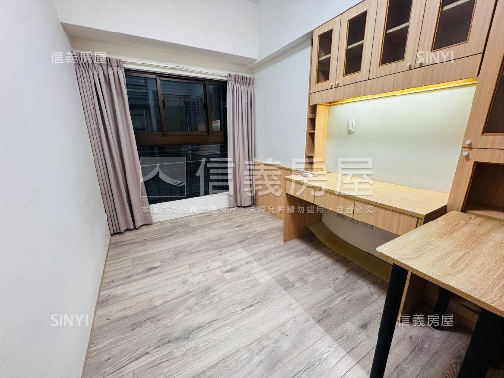 四期藝術精裝三房坡平車位房屋室內格局與周邊環境