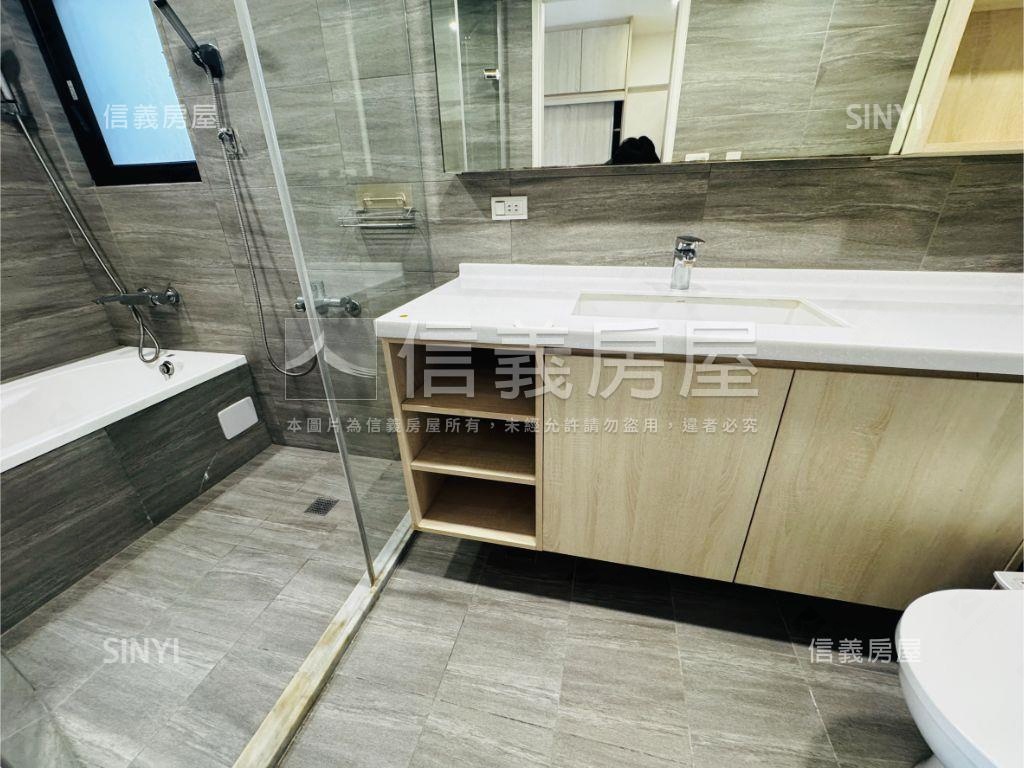 四期藝術精裝三房坡平車位房屋室內格局與周邊環境